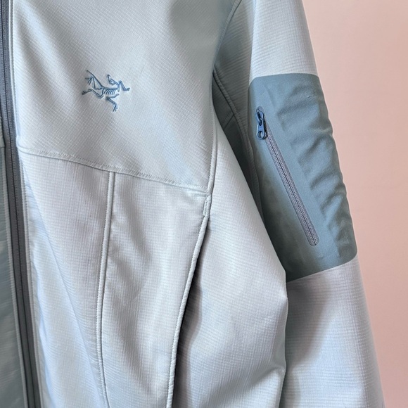 Vintage Arc'teryx Epsilon LT Hoody Jacket Women’s - Picture 5 of 15